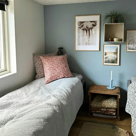 בית נופש Summer House Near The At Gronninghoved