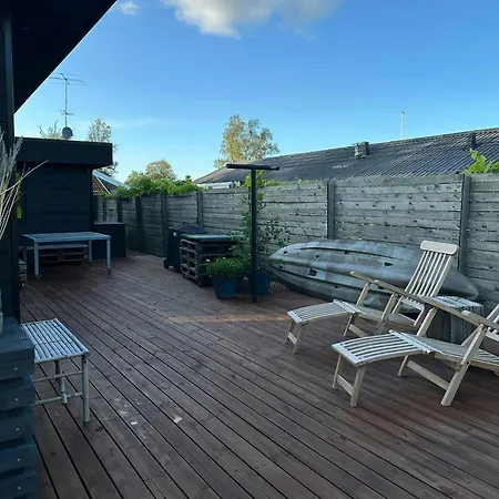 בית נופש Summer House Near The At Gronninghoved *